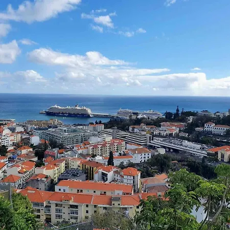 Unique Two-patios + Garage Сasa de vacaciones Funchal (Madeira)