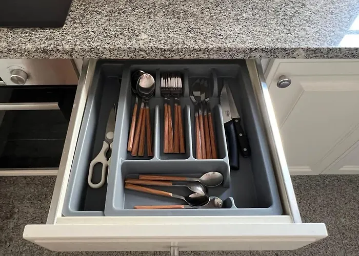 Сasa de vacaciones Unique Two-patios + Garage