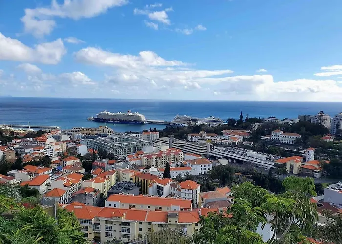 Unique Two-patios + Garage Сasa de vacaciones Funchal (Madeira)