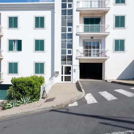 Unique Two-patios + Garage Funchal (Madeira)