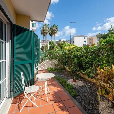 Unique Two-patios + Garage Funchal (Madeira)